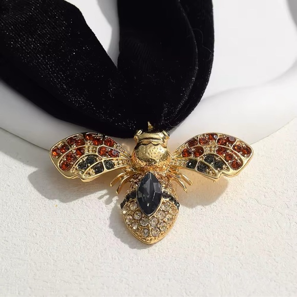 Black Velvet Ribbon Necklace with Jeweled Bee Pendant - Picture 4 of 17